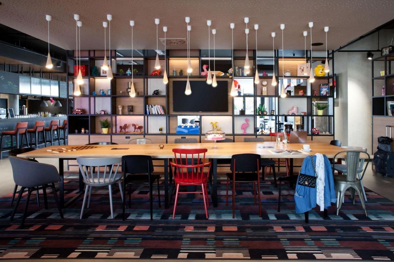 Moxy Rust Hotel Bagian luar foto