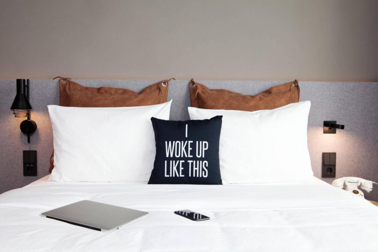 Moxy Rust Hotel Bagian luar foto