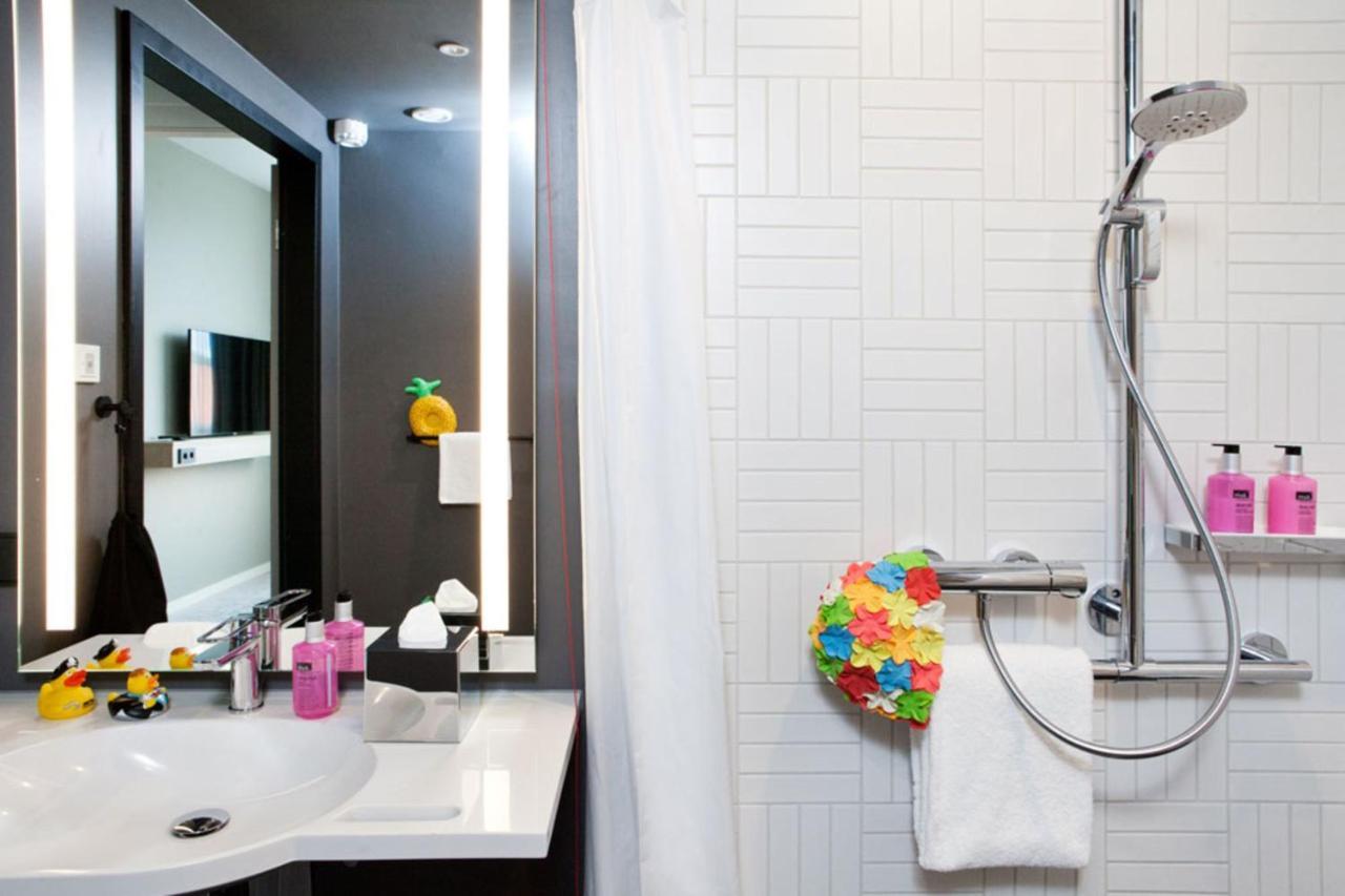 Moxy Rust Hotel Bagian luar foto