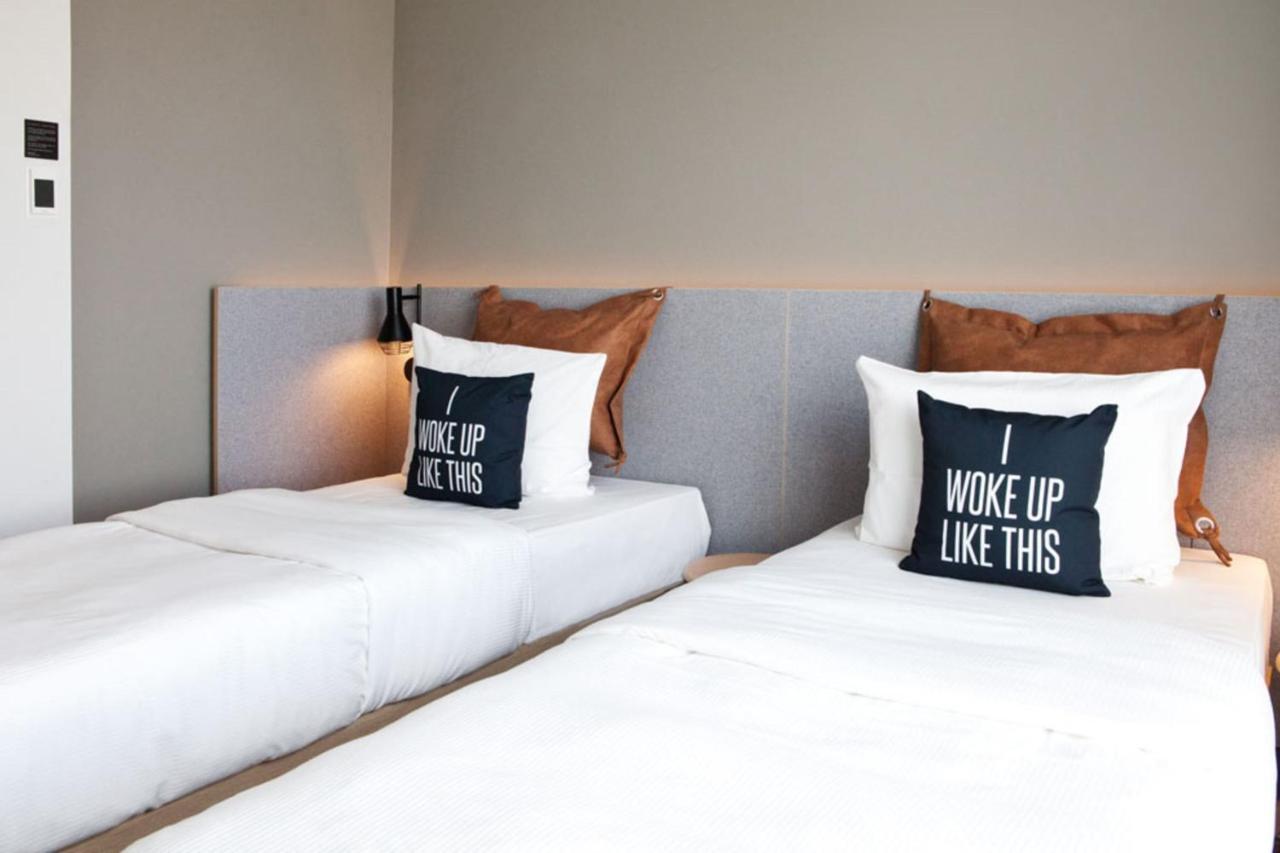 Moxy Rust Hotel Bagian luar foto