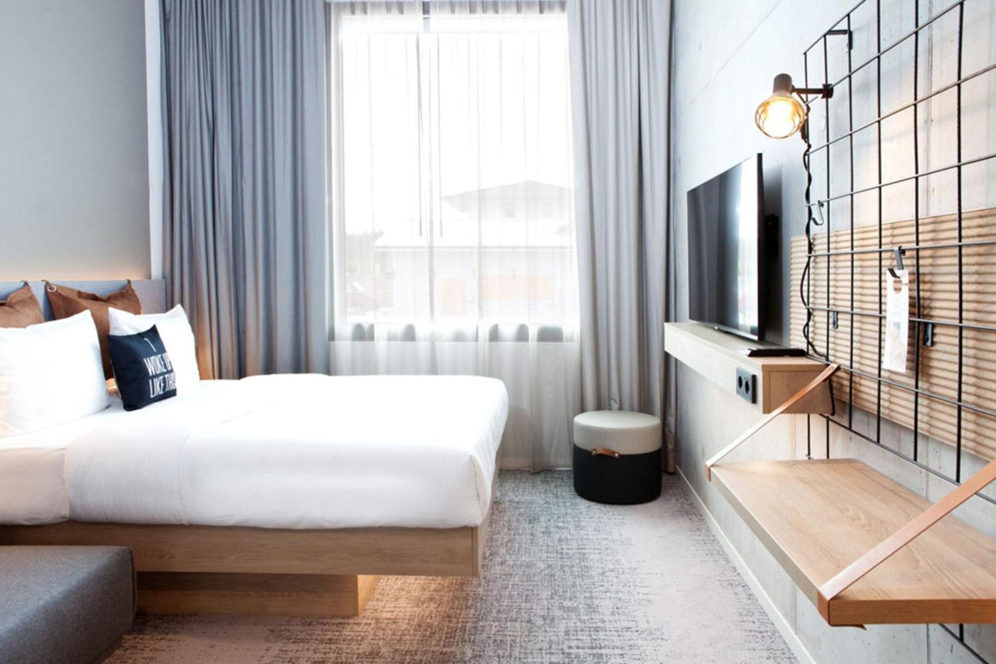 Moxy Rust Hotel Bagian luar foto