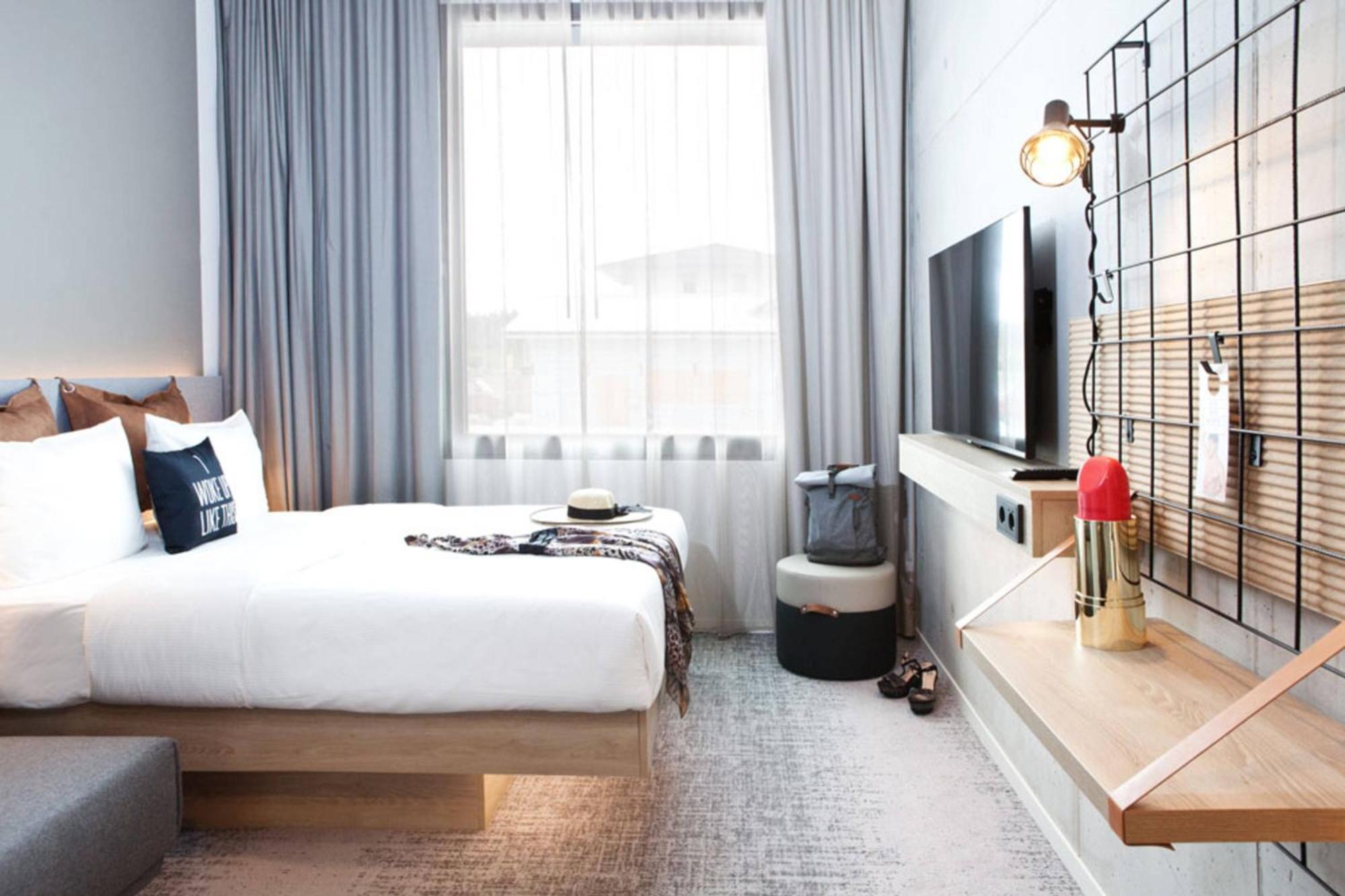 Moxy Rust Hotel Bagian luar foto